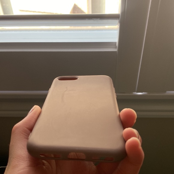 Silicon brown iPhone 7/8 case from Yesstyle - Picture 3 of 3